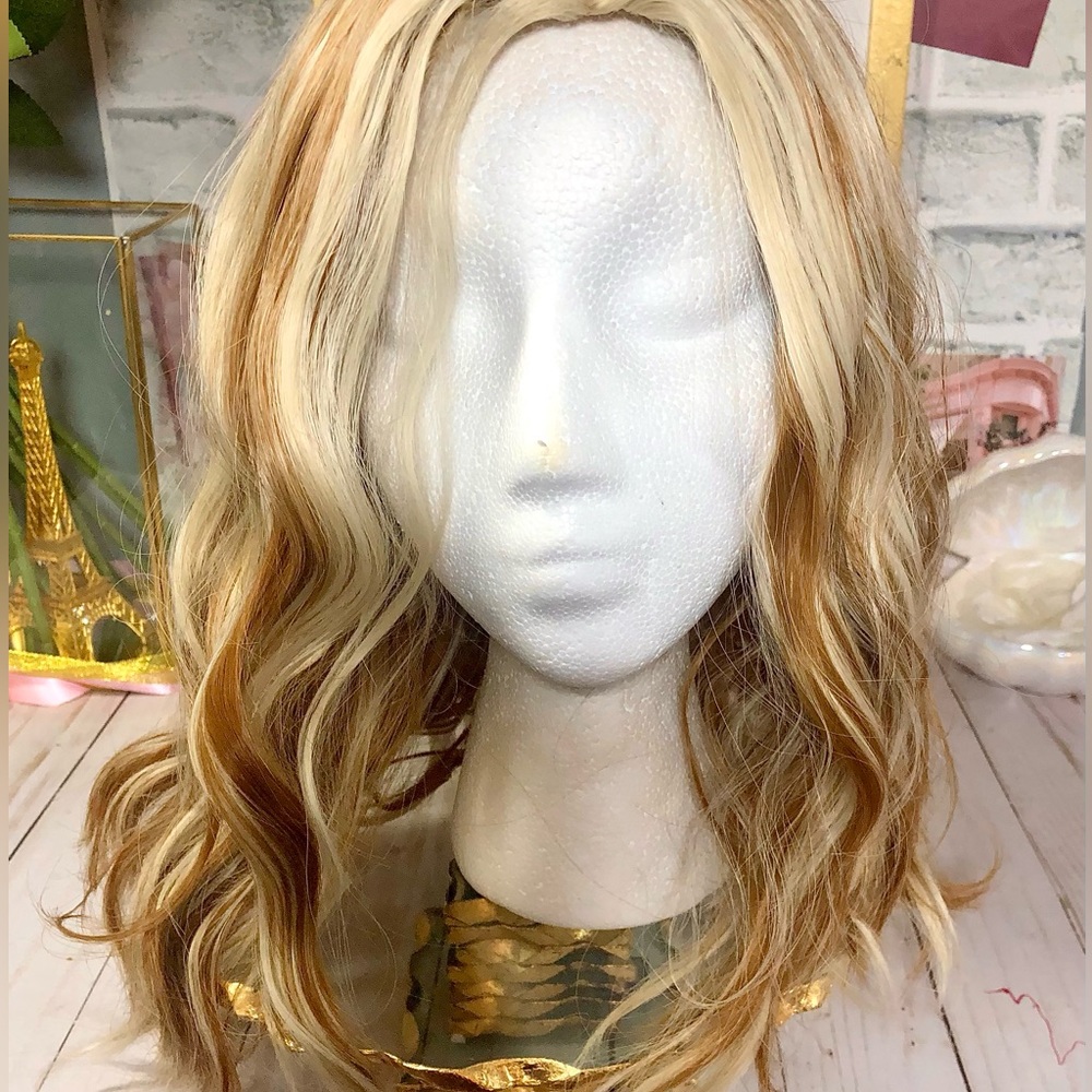 Honey & Light Blonde Mixed Gradient 14” Wavy Bob Synthetic Wig - Heat Resistant - Picture 2 of 16